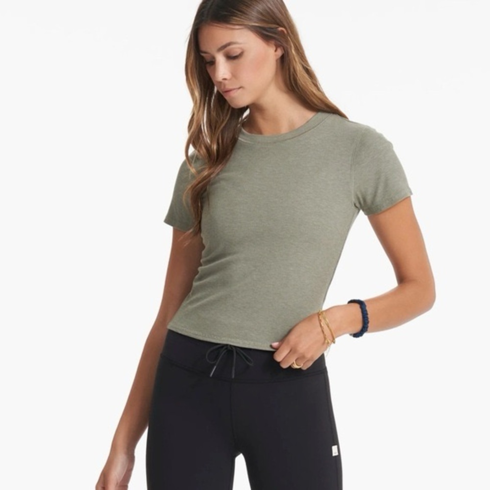 Vuori Posse Fitted Tee!